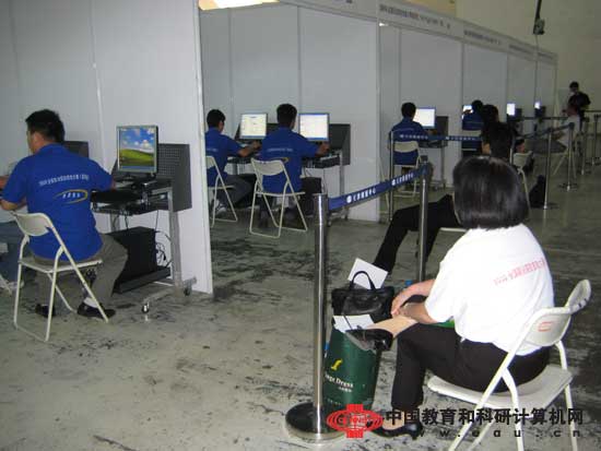 2009年全国职业技能大赛电子产品设计制作大赛图片报道